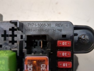 Блок предохранителей, ориг. номер 7171106830, Chevrolet Bolt EUV 2021-2023