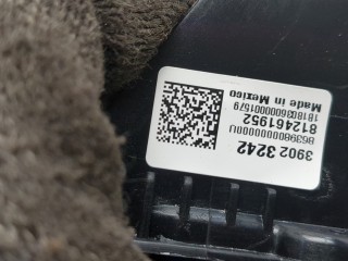 Блок предохранителей, ориг. номер 39023242, Chevrolet Cruze 2015-2023