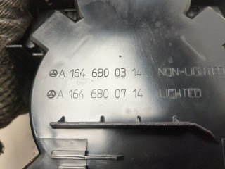 Подстаканник, ориг. номер A1646801714, A1646801217, Mercedes GL-Класс 2006-2009