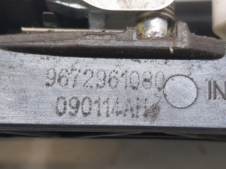 Ручка двери наружная правая задняя, ориг. номер 9101GH, 9109E7, Peugeot 208 2012-2016