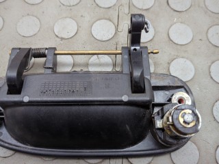Ручка двери наружная правая передняя, ориг. номер MR915180, Mitsubishi Carisma 1999-2004