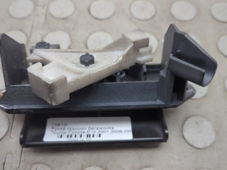 Ручка крышки багажника, ориг. номер 6902302010, Toyota Corolla 2002-2007