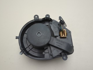Двигатель отопителя (моторчик печки), ориг. номер 8D1820021, Volkswagen Passat 2000-2005