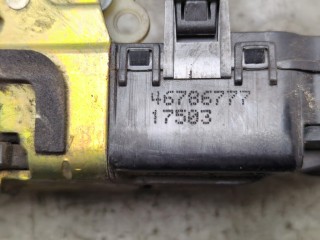 Замок двери правый передний, ориг. номер 51753227, Fiat Stilo 2001-2004