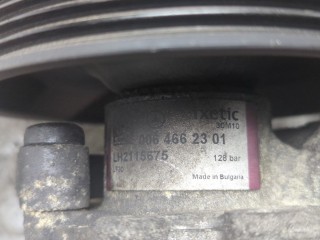 Насос гидроусилителя руля (ГУР), ориг. номер A0064662301, A0064662401, Mercedes GLK X204 2008-2012