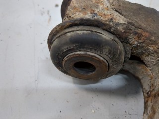 Рычаг подвески правый передний, ориг. номер BBM2-34-300A, Mazda 3 2008-2011