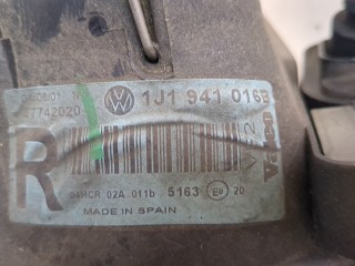 Фара (передняя) правая, ориг. номер 1J1941016B, Volkswagen Golf 4 1997-2006