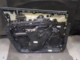 Дверная карта (Обшивка двери) правая передняя, ориг. номер 86798563, Cadillac XT4 2018-2023