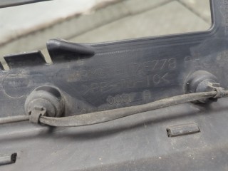 Накладка замка капота, ориг. номер BM5117E778AA, Ford Focus 2007-2011