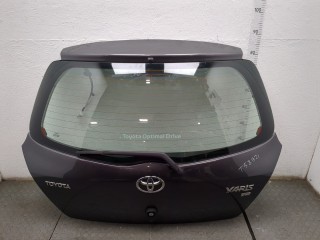Крышка (дверь) багажника Toyota Yaris 2005-2009