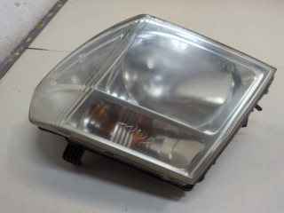 Фара (передняя) правая Nissan Pathfinder 2004-2010