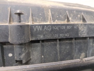 Корпус воздушного фильтра, ориг. номер 5Q0129607AE, Volkswagen Passat 8 2014-2021