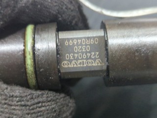 Форсунка топливная, ориг. номер 22490430, Volvo FE