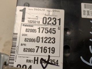 Блок предохранителей, ориг. номер 8200601223, Renault Espace 4 2002-2006