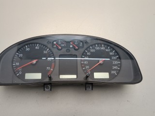 Щиток приборов (приборная панель) Volkswagen Passat 5 1996-2001