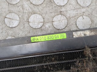 Радиатор кондиционера, ориг. номер A2108300470, Mercedes E W210 1999-2002