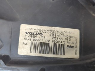 Фара (передняя) правая, ориг. номер 31299997, Volvo V60 2010-2013