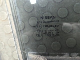 Стекло боковой двери правое заднее, ориг. номер 823003KA1A, Nissan Pathfinder 2012-2017