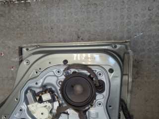 Стекло боковой двери правое заднее, ориг. номер 30657006, Volvo S40 2003-2007