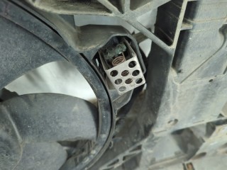 Рамка передняя (телевизор), ориг. номер 752100004R, 656010006R, Renault Megane 2006-2009