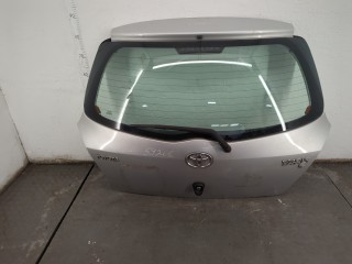 Крышка (дверь) багажника Toyota Yaris 2005-2009