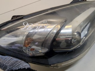 Фара (передняя) правая, ориг. номер 921021H080, KIA Cee'd 2010-2012