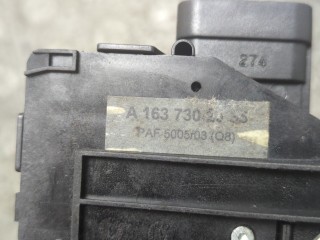 Замок двери левый задний, ориг. номер A1637302535, Mercedes ML W163 2001-2005