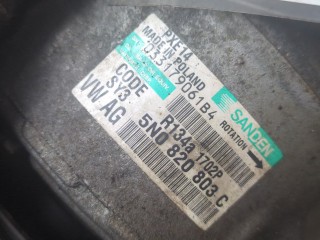 Компрессор кондиционера, ориг. номер 5N0820803C, Audi A3 2008-2013