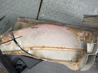 Порог кузова правый передний, ориг. номер 7010W4, Peugeot 308 2007-2011