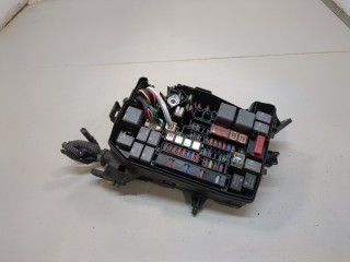 Блок предохранителей, ориг. номер 8274102080, Toyota Auris E18 2012-2015