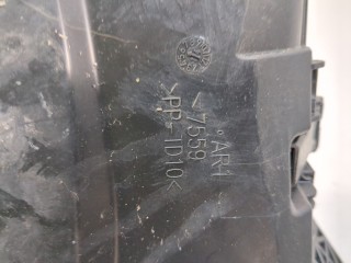 Блок предохранителей, ориг. номер 8274102080, Toyota Auris E18 2012-2015