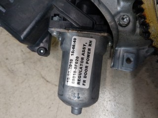 Стеклоподъемник электрический правый передний, ориг. номер 698100F020, Toyota Verso 2009-2012