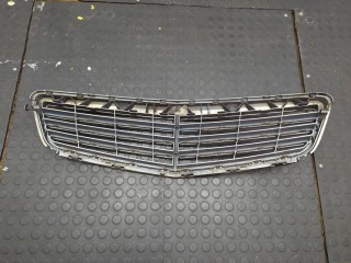 Решетка радиатора, ориг. номер A2048801483, Mercedes C W204 2007-2011