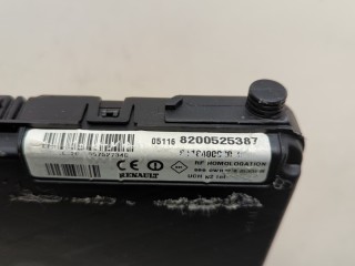 Блок управления бортовой сети (Body Control Module), ориг. номер 8200525387, Renault Megane 2002-2006