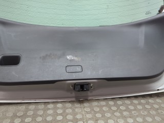 Обшивка крышки (двери) багажника, ориг. номер 677500D030B0, Toyota Yaris 2005-2009