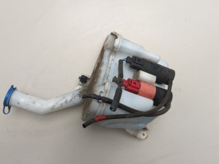 Бачок омывателя Toyota Yaris 2005-2009