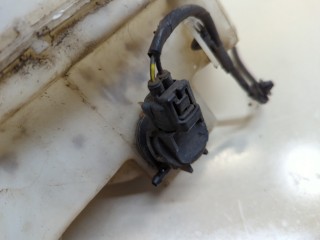 Бачок омывателя, ориг. номер BP4K-67-480D, Mazda 3 2006-2009