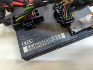 Блок управления бортовой сети (Body Control Module), ориг. номер 8E0907279H, Audi A4 2000-2006