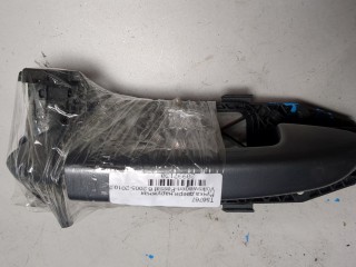 Ручка двери наружная правая передняя Volkswagen Passat 2005-2010