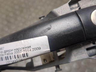Ручка двери наружная левая передняя, ориг. номер 3B0837205G, Skoda Fabia 2007-2010