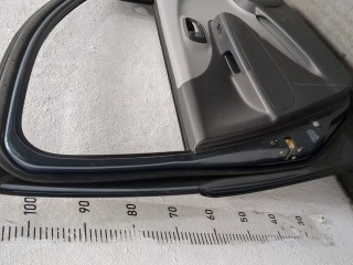 Стекло боковой двери левое переднее, ориг. номер 84536M68K00, Suzuki Alto 1998-2012