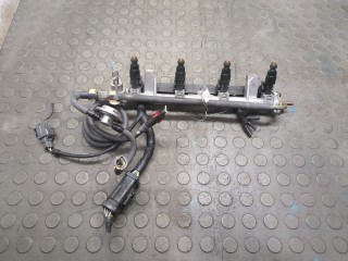 Форсунка топливная Ford Focus 1998-2001