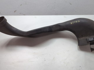 Воздухозаборник Opel Astra 2006-2014