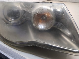 Фара (передняя) правая, ориг. номер 7L6941032E, Volkswagen Touareg 2006-2010