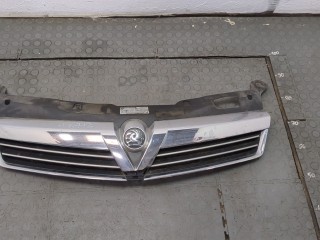 Решетка радиатора Opel Astra 2006-2014