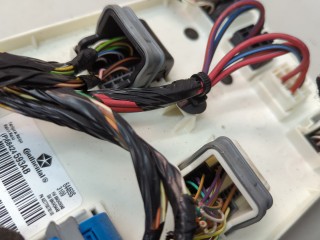 Блок управления бортовой сети (Body Control Module), ориг. номер 68424593AB, Dodge Challenger 2014-2023