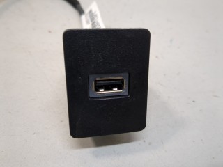 Разъем AUX/USB, ориг. номер LJ6T14D202DA, Ford Escape 2019-2022