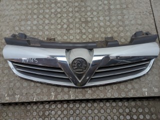 Решетка радиатора Opel Zafira B 2008-2014