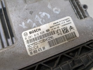 Блок управления двигателем, ориг. номер 9805947580, Peugeot 208 2012-2016