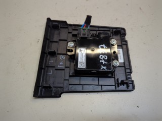 Разъем AUX/USB, ориг. номер 165678730A, Tesla Model Y 2020-2026